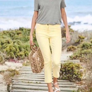 NWT Chico's Platinum Denim Back Seam Crop Raffia Light Yellow Jeans, size 4